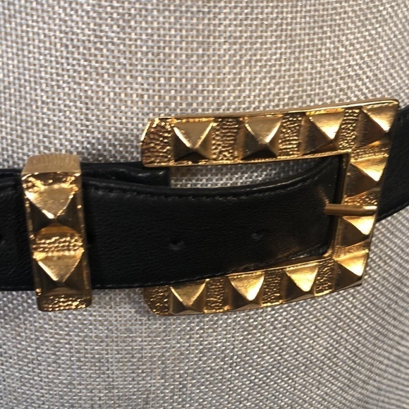 RAINA Black Leather Gold Buckle NWOT Unique Accent Belt Size Medium to Large - Picture 2 of 5